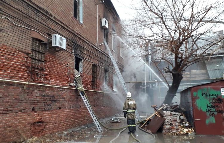 В результате крупного пожара в России погиб один человек