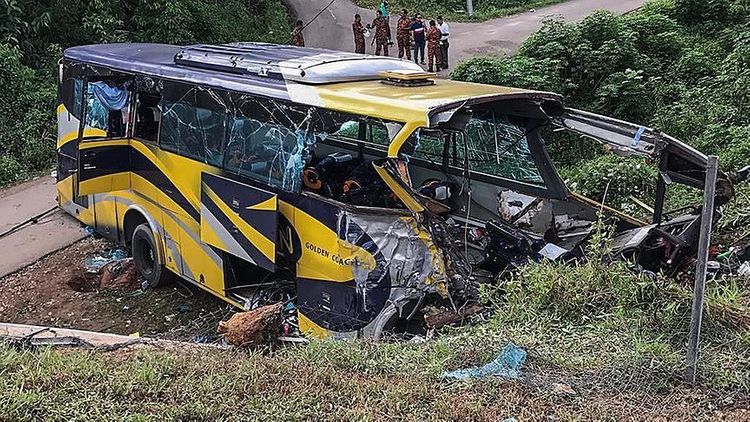 Myanmarda yol qəzasında 22 nəfər ölüb, 10 nəfər xəsarət alıb