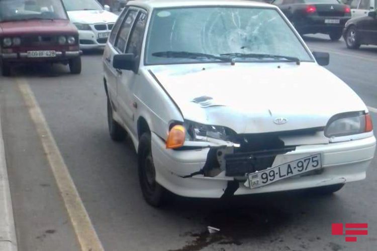 В Азербайджане автомобиль сбил школьника