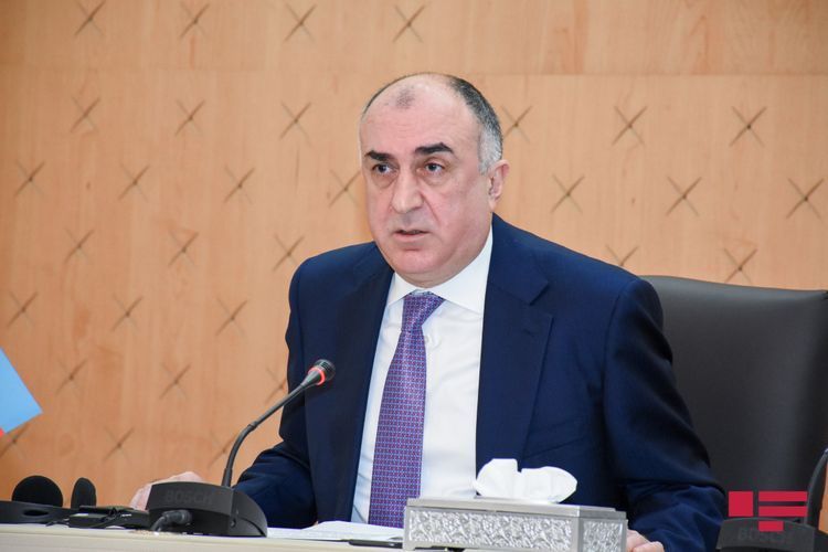 Azerbaijani and Iranian FMs hold phone talk