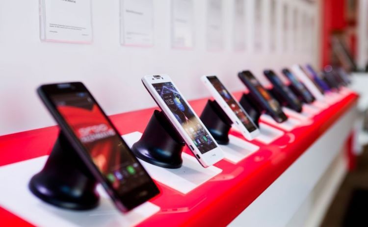 Azərbaycanın mobil qurğular bazarında "Samsung" və "Apple"ın payları azalıb