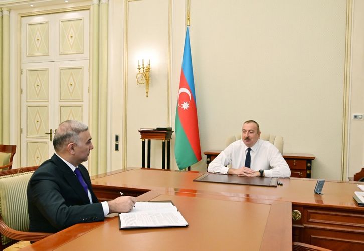 Президент Ильхам Алиев принял Вугара Ахмедова в связи с его назначением на должность председателя ОАО «Азеришыг»