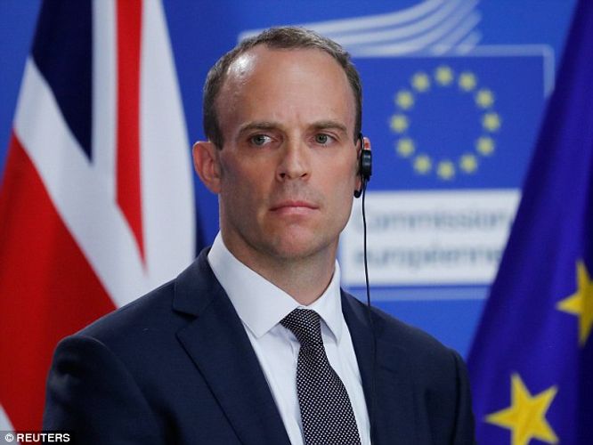 Britaniya XİN: "Yaxın Şərqdə müharibə yalnız İŞİD və digər terrorçu qruplaşmalara fayda verə bilər"