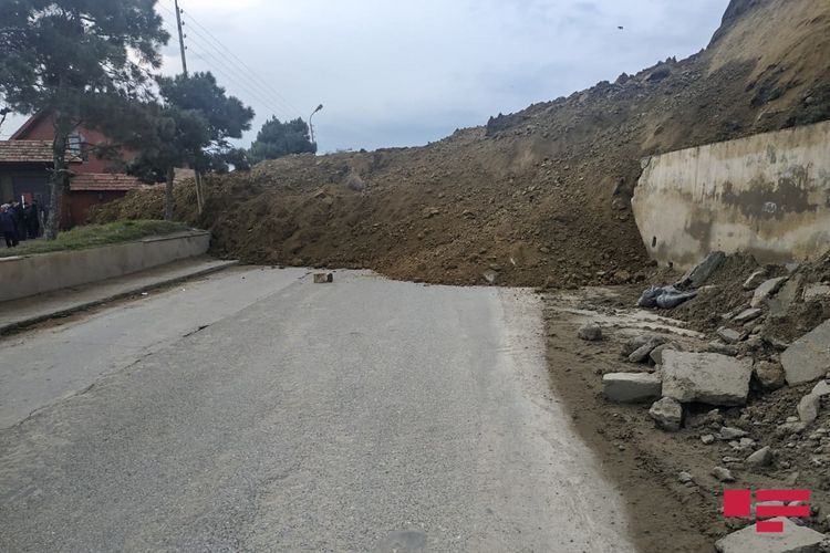 Landslide occurred in Baku’s Badamdar settlement, road closed - UPDATED-1 - PHOTO