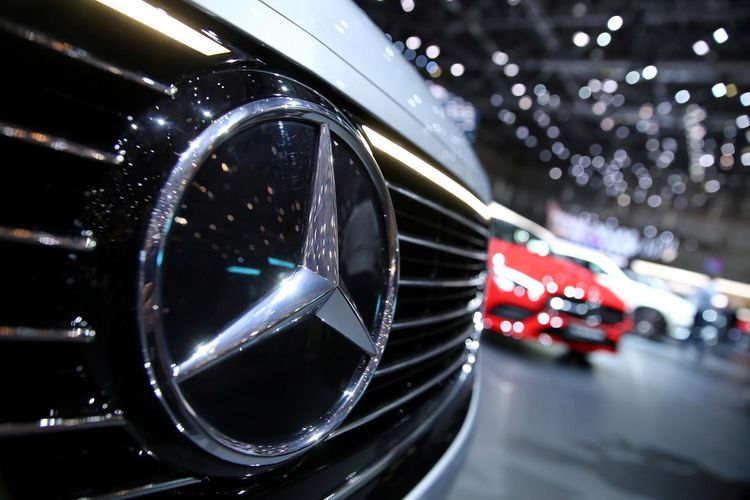 Mercedes-Benz poised to clinch premium sales crown for 2019