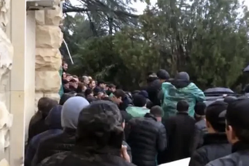 Gürcüstan Prezidenti Abxaziyada baş verənlərə münasibət bildirib - FOTO