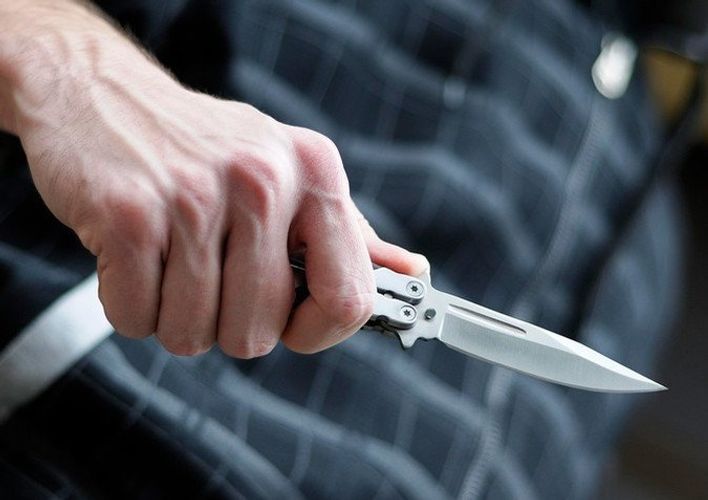 В Баку ранили ножом мужчину