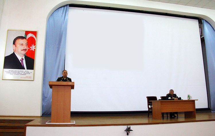Замминистра обороны Азербайджана провел совещание