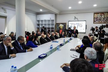 AMEA-da “Nəsimi ili”nin yekunlarına həsr olunan elmi sessiya keçirilib