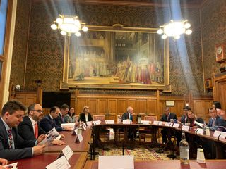 Britaniya Parlamentində Avrasiya regionu dövlətləri ilə ticarət münasibətlərinə həsr edilmiş müzakirələr və sərgi keçirilib