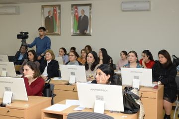 Məktəblərin informatika müəllimləri üçün internetdən təhlükəsiz istifadə üzrə təlim keçirilib - FOTO