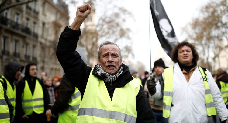 Yellow vests hit streets of Paris for 62nd week in a row