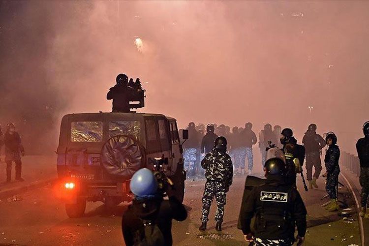 Beyrutda aksiyada polislə toqquşma olub, 220 nəfər xəsarət alıb