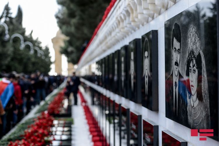 Azerbaijan commemorates martyrs of January 20 - PHOTOSESSION