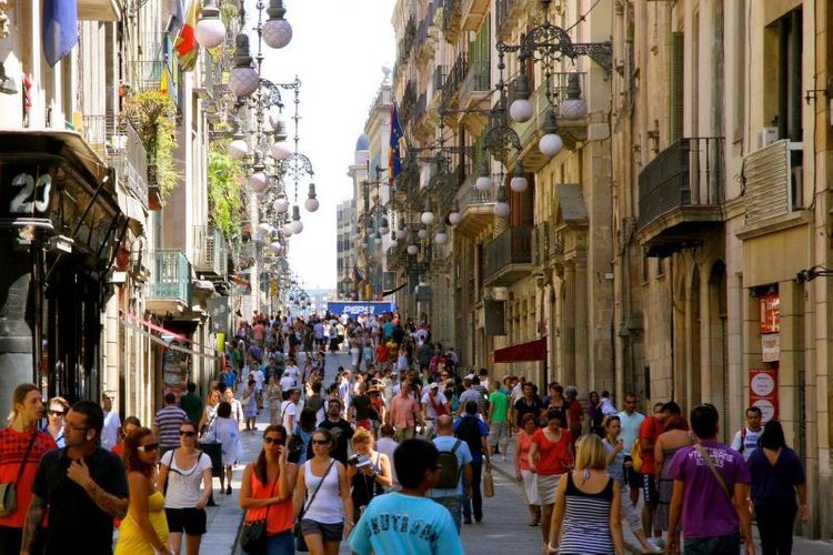 Испания в прошлом году установила новый рекорд по числу туристов