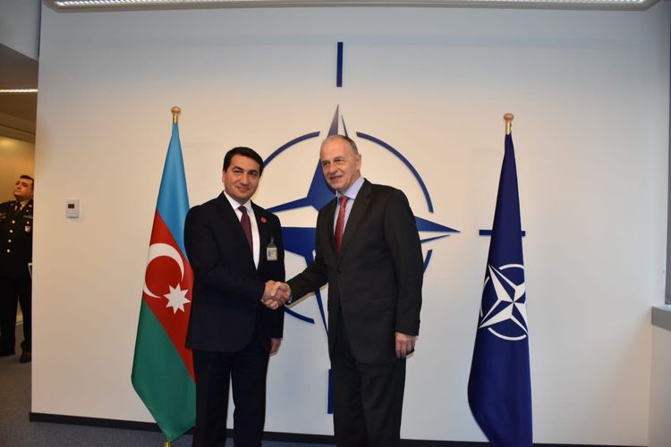 Azərbaycan Prezidentinin köməkçisi  NATO Baş katibinin müavini ilə görüşüb