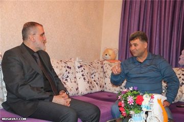 ® Rauf Arifoğlu 20 Yanvar qazilərini və şəhid ailələrini ziyarət etdi: Onlara Quran və bayraq hədiyyə etdi - FOTOLAR
