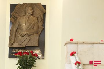 Polad Bülbüloğlu: "Azərbaycan heç bir halda 20 yanvar cinayətini müasir demokratik Rusiya ilə əlaqələndirmir"  - FOTO