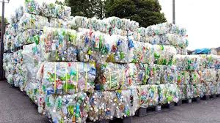 Китай резко сократил объемы импортируемого мусора