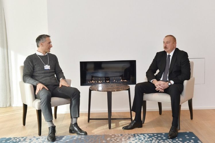Президент Ильхам Алиев встретился с генеральным исполнительным директором компании Signify