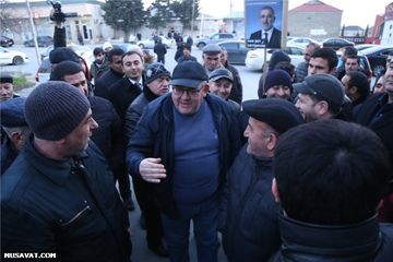  ®Rauf Arifoğlu Zeytun küçəsinin sakinləri ilə görüş keçirib