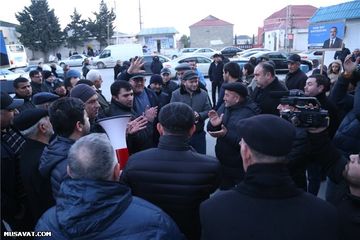  ®Rauf Arifoğlu Zeytun küçəsinin sakinləri ilə görüş keçirib