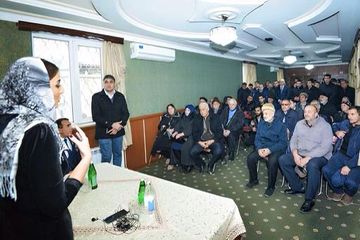 ®Könül Nurullayeva Keşlə qəsəbəsində ağsaqqal və dindarlarla görüş keçirib - VİDEO