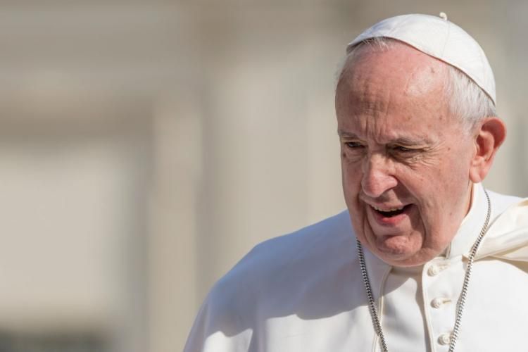Папа Франциск молится за успех борьбы с коронавирусом