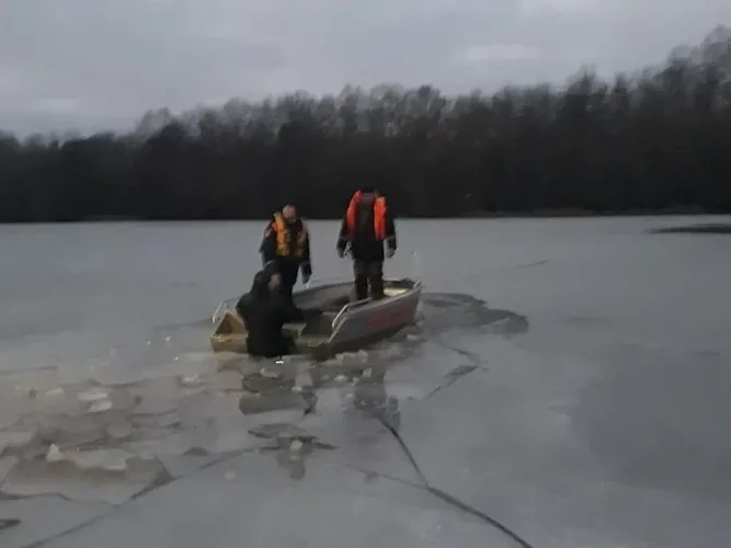 В России двое детей погибли, провалившись под лед