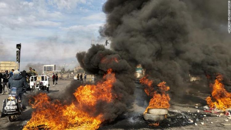 12 dead, hundreds wounded as protesters clash with Iraq security forces