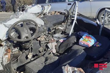 В Азербайджане микроавтобус с туристами попал в ДТП, есть погибшие - ФОТО - ВИДЕО