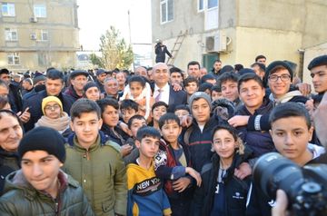 ®İqbal Ağazadənin Naximov sakinləri ilə görüşündə yenə izdiham yaşanıb - FOTO