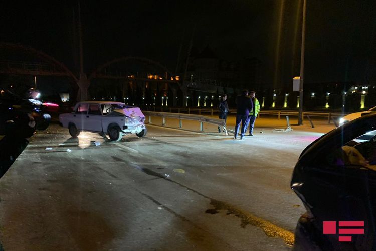 Bakı-Salyan şosesində 2 avtomobil toqquşub, xəsarət alan var - FOTO - VİDEO