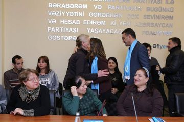 ®Sevinc Fətəliyeva Suraxanı rayonunda yaşayan müxtəlif xalqların nümayəndələri ilə görüşüb 