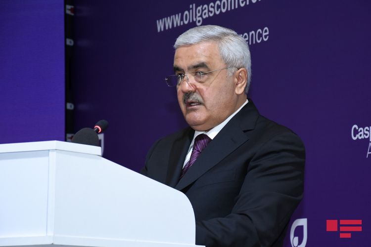 Rövnəq Abdullayev yenidən AFFA prezidenti seçilib