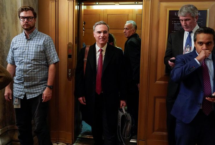Trump lawyers wrap up defense in Senate impeachment trial