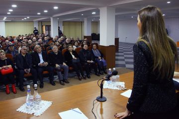 ® Parlament seçkilərində ilk dəfə iştirak edəcək Könül Nurullayeva seçki kampaniyasını aktiv şəkildə davam etdirir