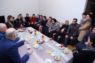 ® Parlament seçkilərində ilk dəfə iştirak edəcək Könül Nurullayeva seçki kampaniyasını aktiv şəkildə davam etdirir