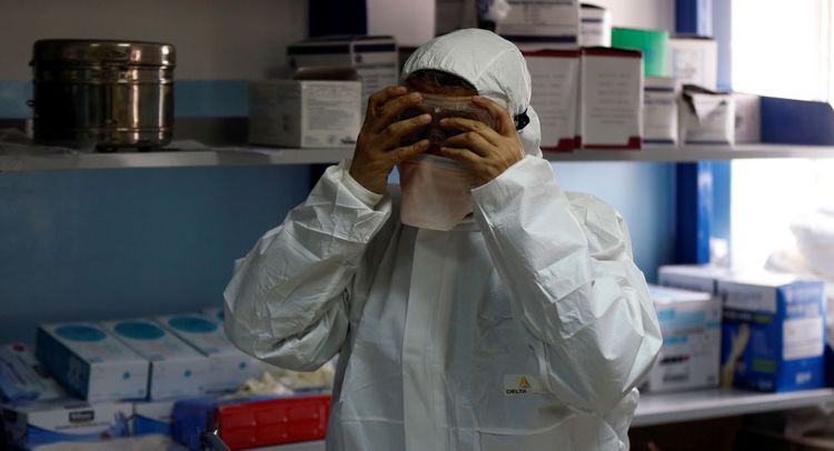 Over 5,900 coronavirus cases confirmed in China, death toll at 132
