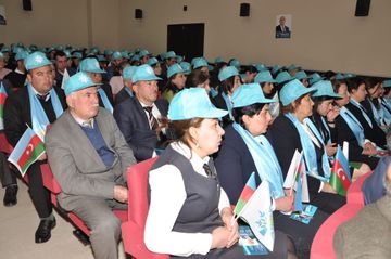 ® Siyavuş Novruzov Şahbuz şəhər ictimaiyyətinin nümayəndələri ilə görüşüb
