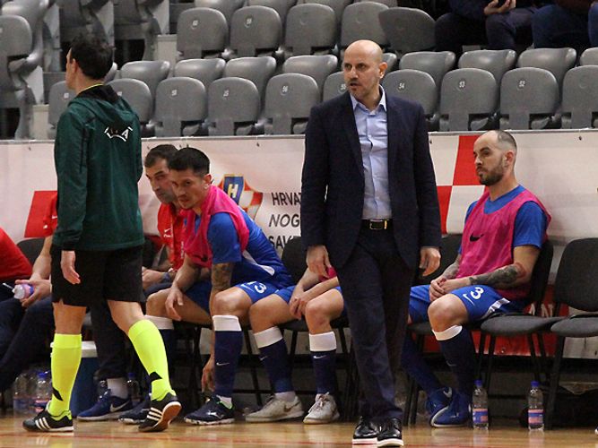 Azərbaycan millisinin baş məşqçisi: “Çətin olanı reallaşdırmağa çalışacağıq”