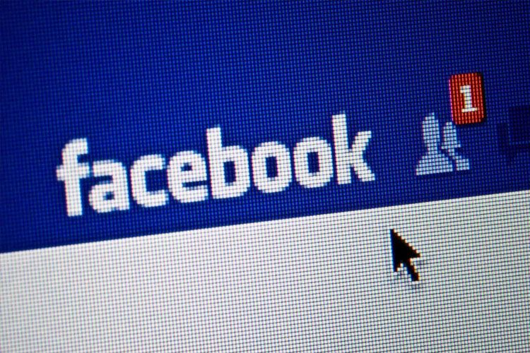Müntəzəm "Facebook" istifadəçilərinin sayı 2,5 milyarda çatıb