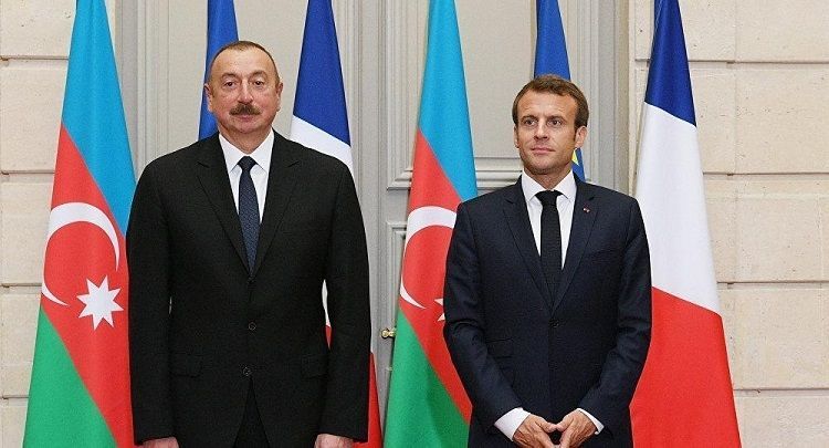 Эмманюэль Макрон позвонил президенту Азербайджана