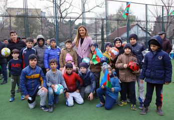 ® Könül Nurullayeva Qarabağ müharibəsi əlilləri, veteranları, şəhid ailələri  və Çernobıl əlilləri ilə görüşlər keçirib