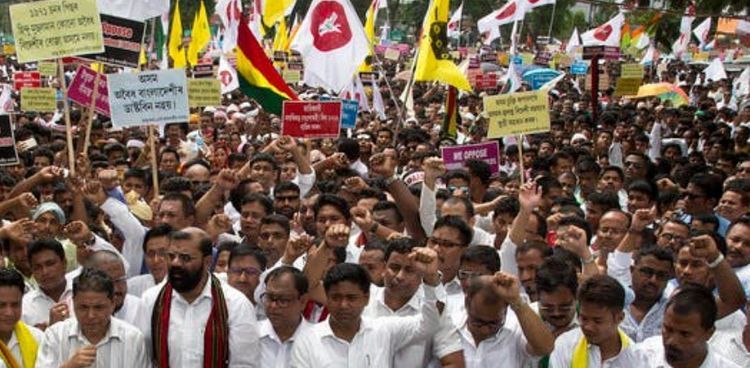 Банковские работники в Индии начали общенациональную забастовку