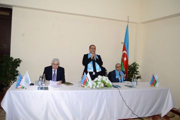 ® Ağalar Vəliyev ağdamlı məcburi köçkünlərlə görüşüb
