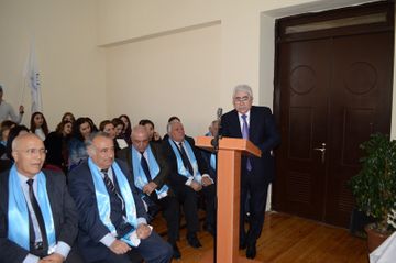 ® Ağalar Vəliyev ağdamlı məcburi köçkünlərlə görüşüb