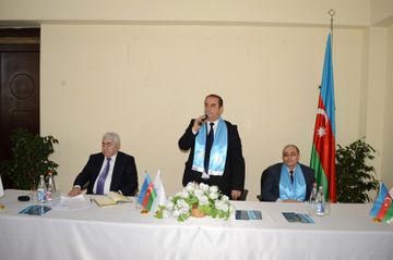 ® Ağalar Vəliyev ağdamlı məcburi köçkünlərlə görüşüb