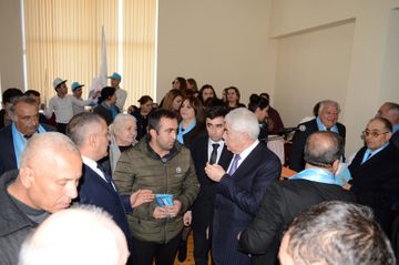 ® Ağalar Vəliyev ağdamlı məcburi köçkünlərlə görüşüb