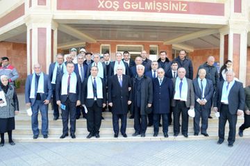 ® Ağalar Vəliyev ağdamlı məcburi köçkünlərlə görüşüb